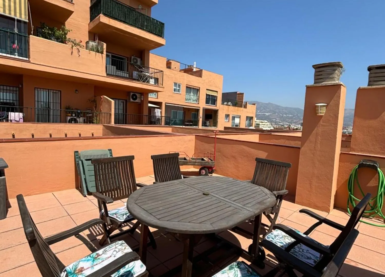 Atico Con Vistas Al Mar Y Con Piscina Frente A Castillo Sohail Fuengirola Spain