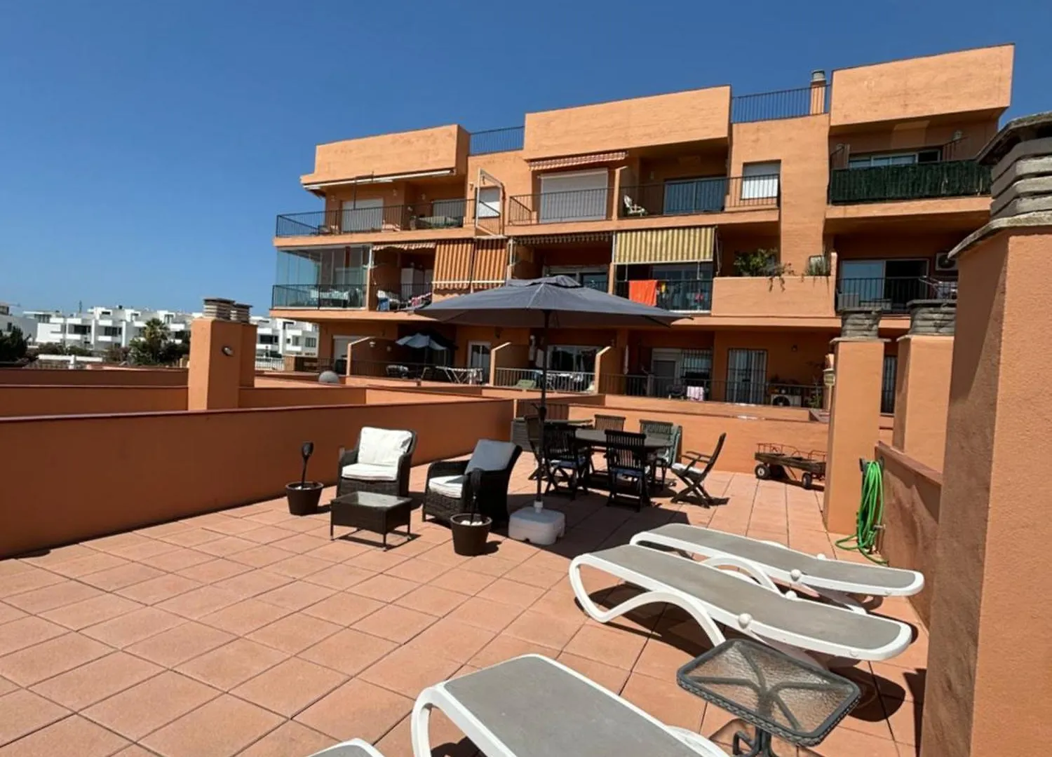 Apartment Atico Con Vistas Al Mar Y Con Piscina Frente A Castillo Sohail Fuengirola